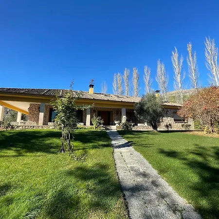 Casa Fuentes De Ledina Holiday home *
