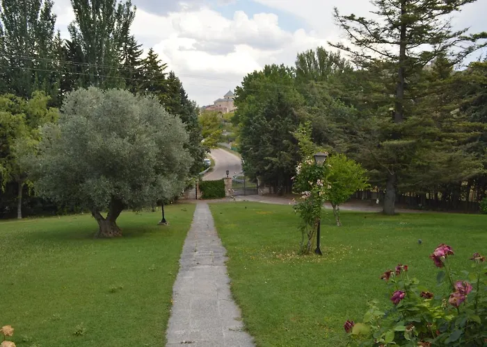 Casa Fuentes De Ledina Ferienhaus
