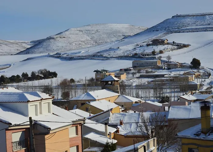 Casa Fuentes De Ledina * Fuentiduena