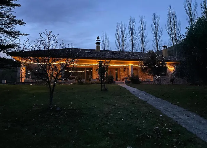 Casa Fuentes De Ledina Ferienhaus Fuentiduena